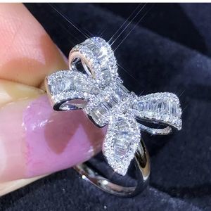 NEW! Gorgeous bow cocktail ring